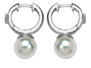 Pearl Earrings by Elle